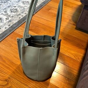 Brand new never used Portland Leather Nimbus Devan bucket tote